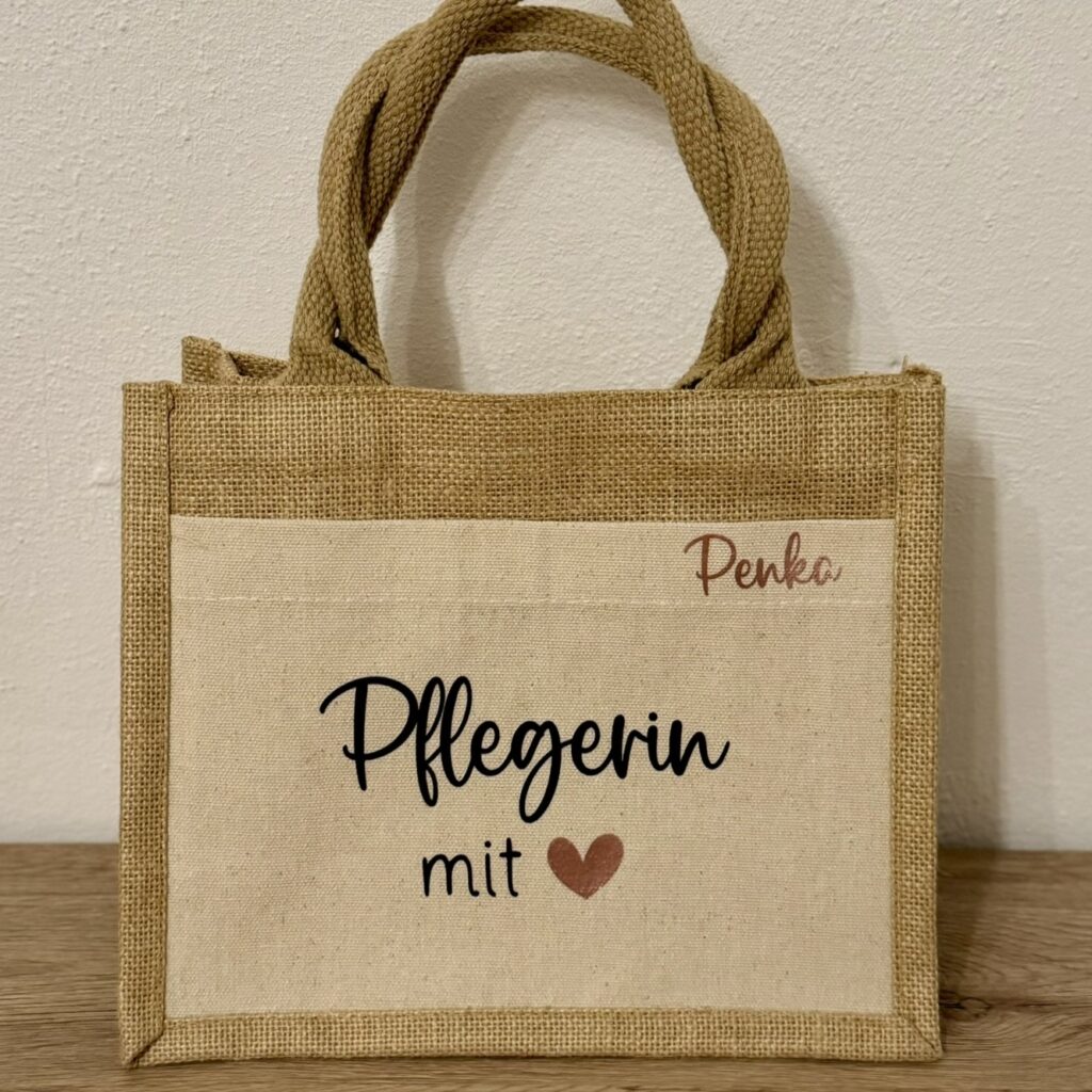 Jutetasche mini weiß Pflegerin mit Herz